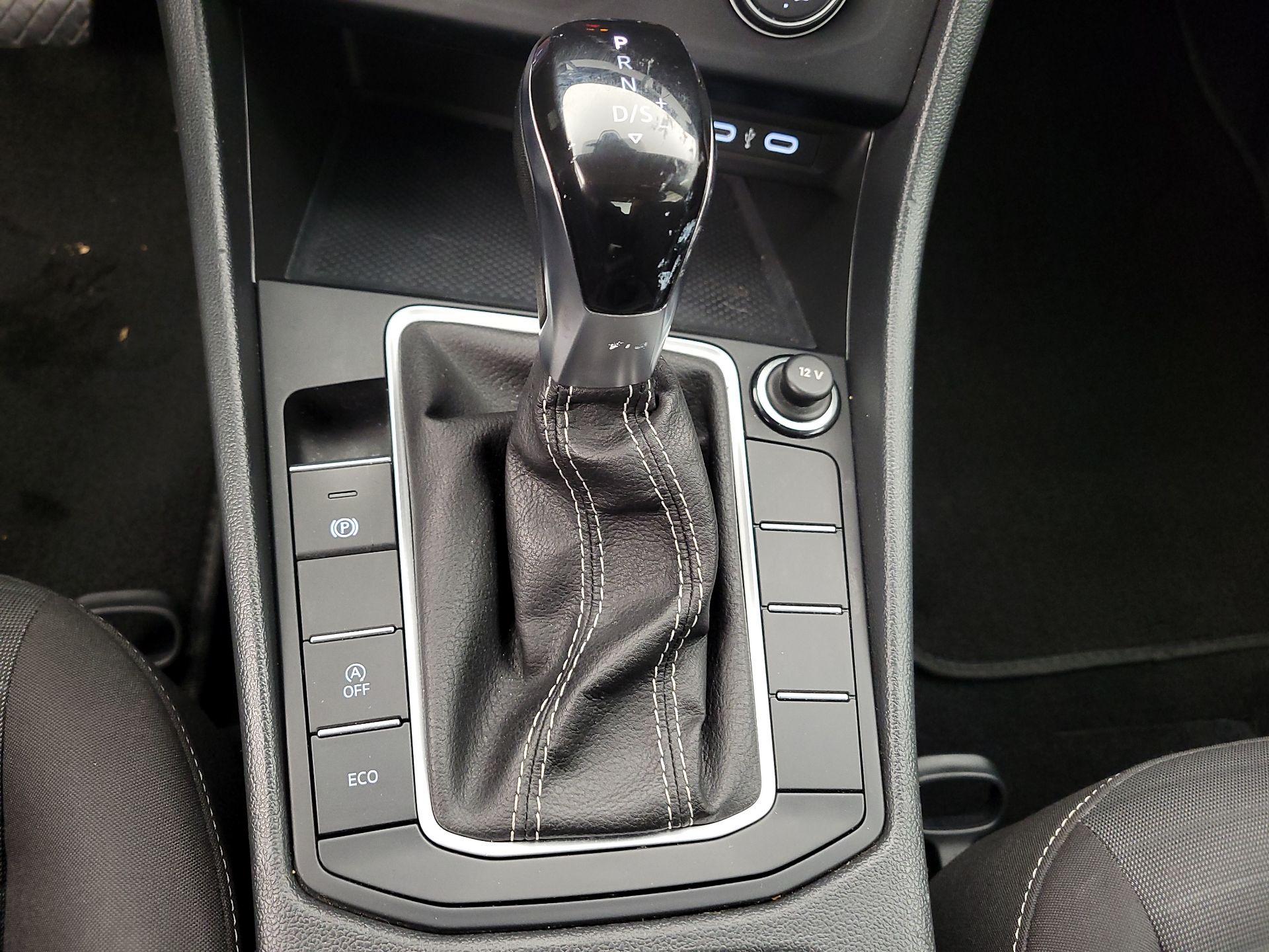 Thumbnail: 2024 Volkswagen Jetta - 17