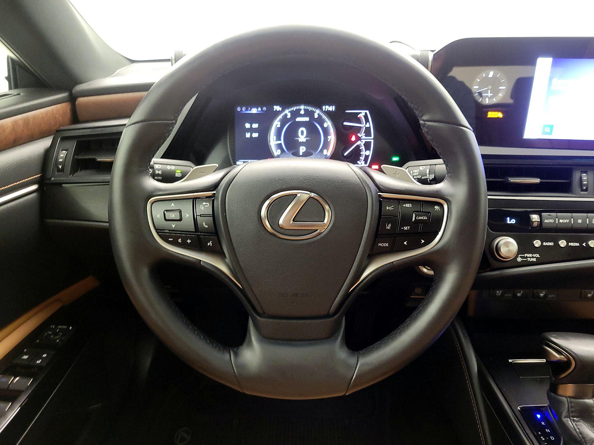 Thumbnail: 2024 Lexus ES - 10