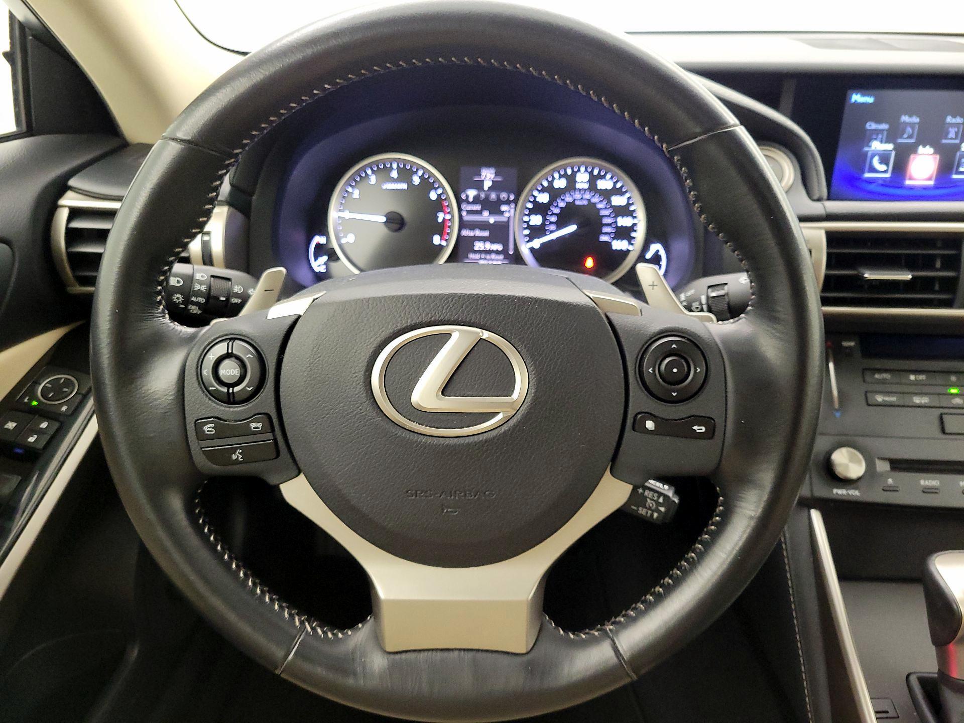 Thumbnail: 2015 Lexus IS - 10