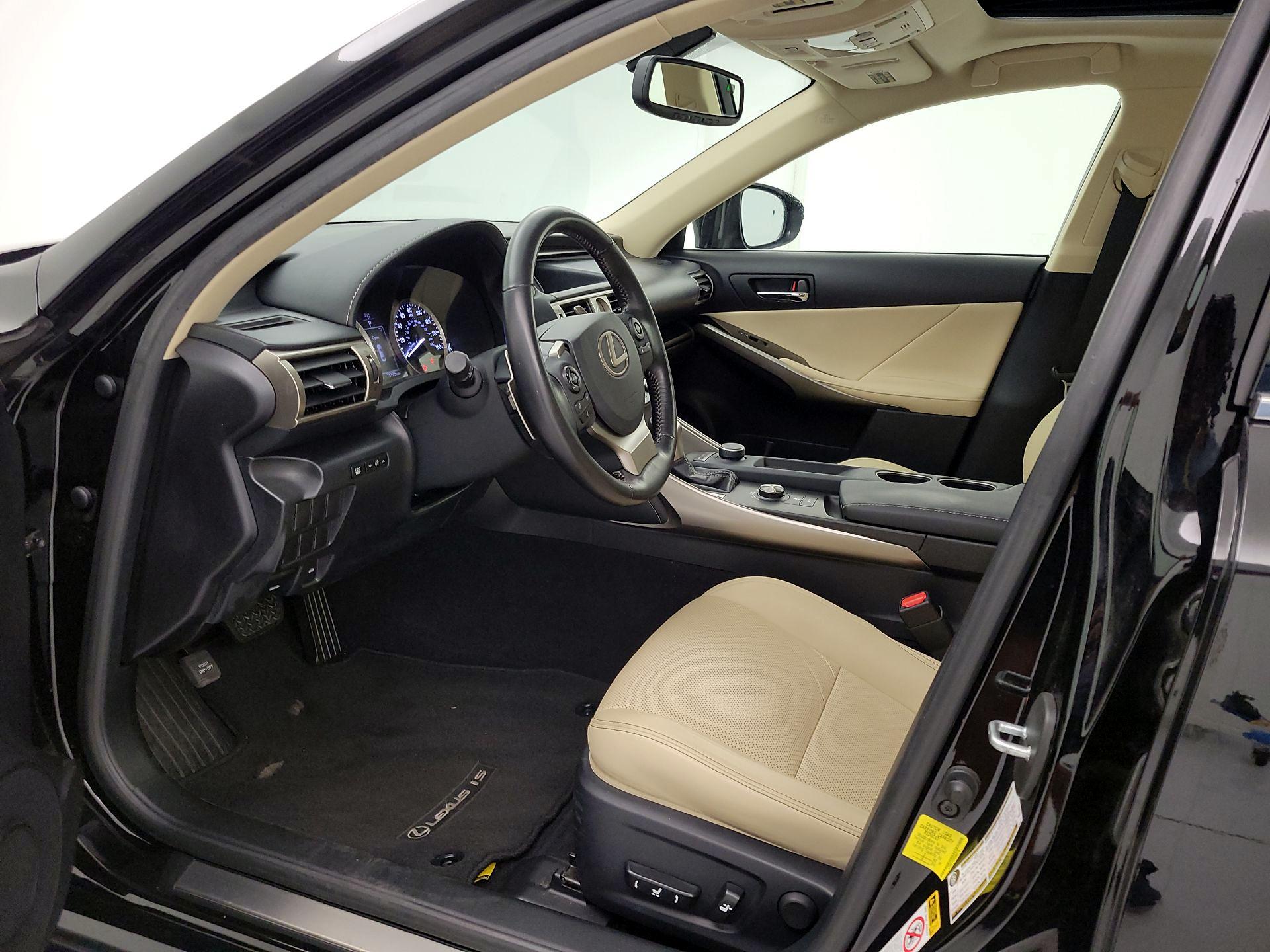 Thumbnail: 2015 Lexus IS - 11