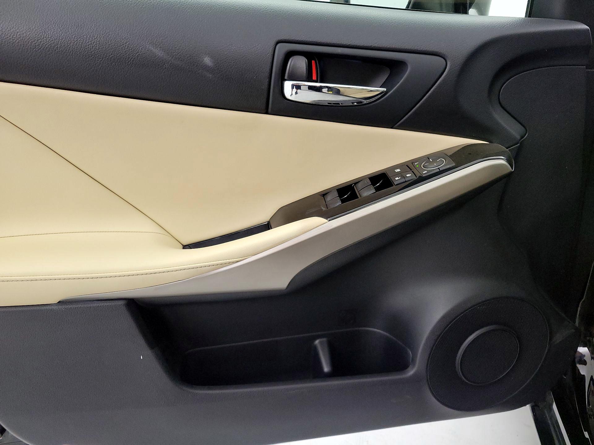 Thumbnail: 2015 Lexus IS - 12