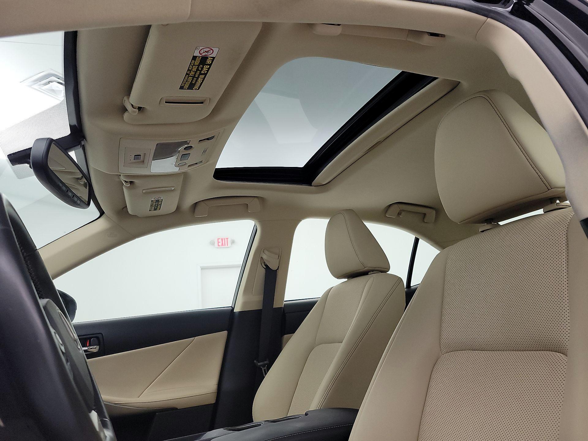 Thumbnail: 2015 Lexus IS - 19