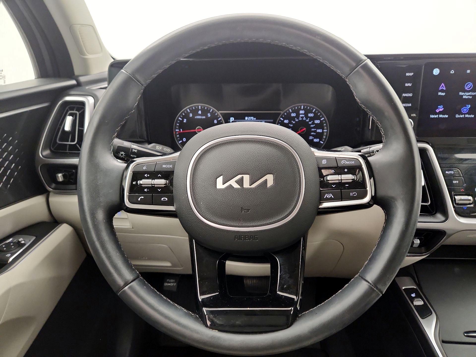Thumbnail: 2023 Kia Sorento - 10