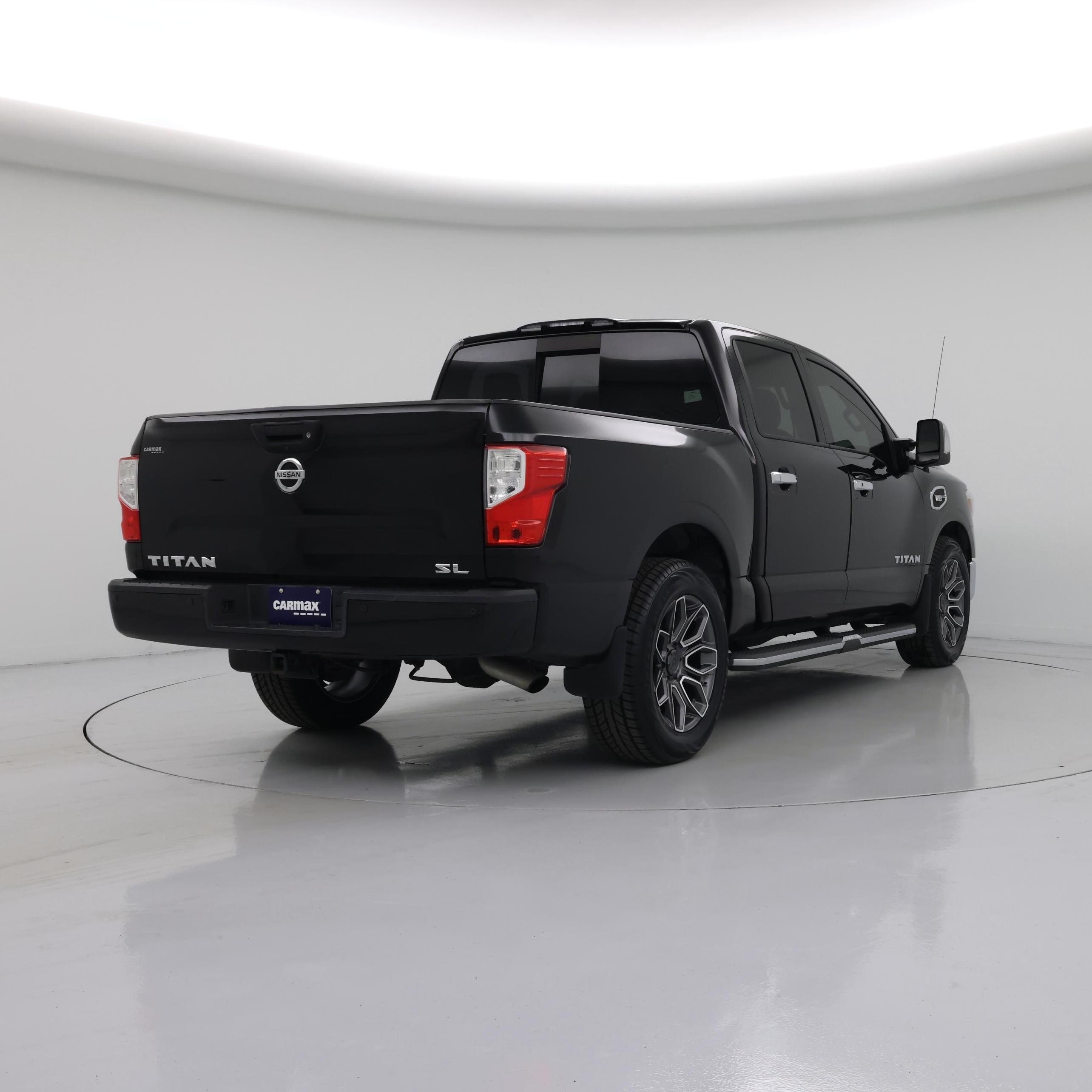 Thumbnail: 2017 Nissan Titan - 8