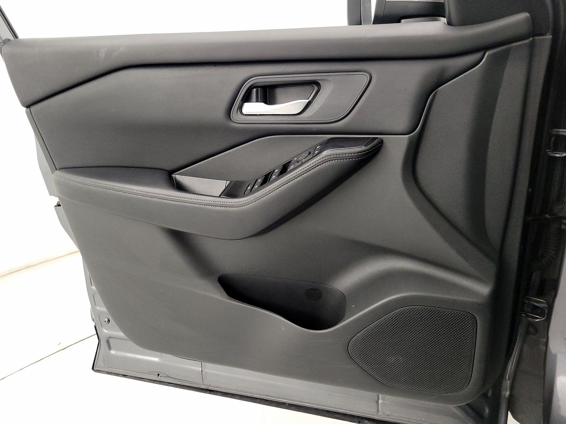 Thumbnail: 2025 Nissan Rogue - 12