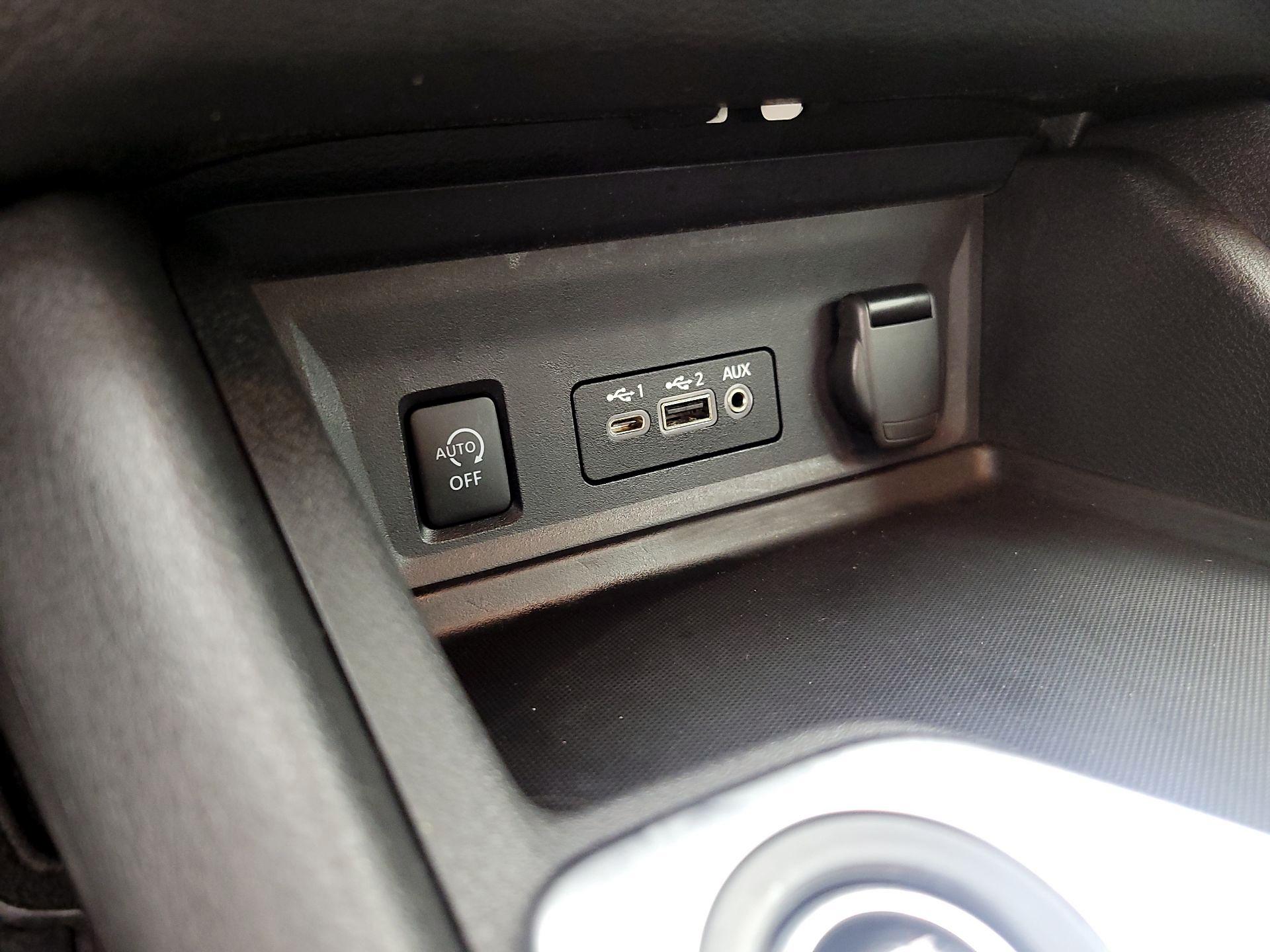 Thumbnail: 2025 Nissan Sentra - 18