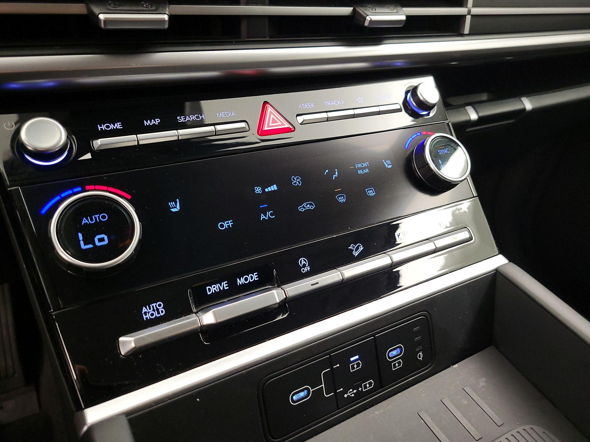 Thumbnail: 2025 Hyundai Santa Fe - 16