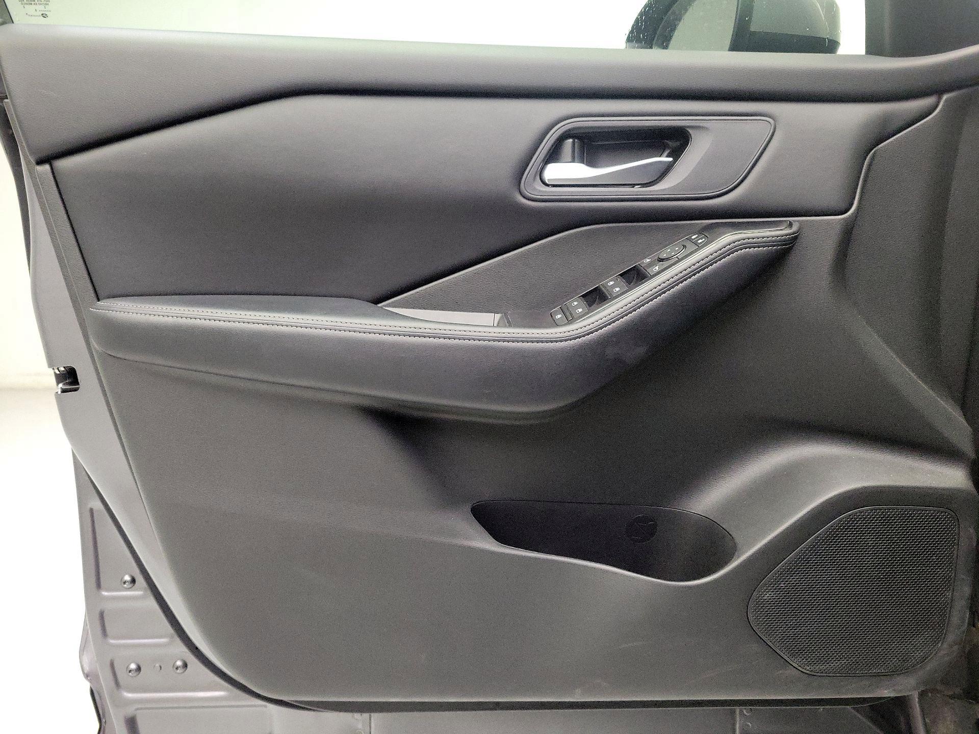 Thumbnail: 2025 Nissan Rogue - 12