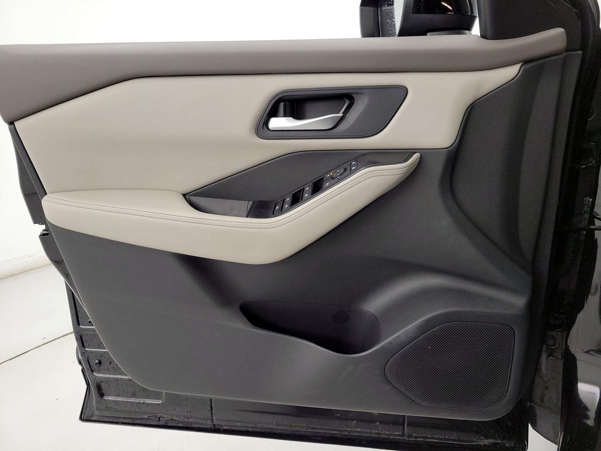 Thumbnail: 2025 Nissan Rogue - 12