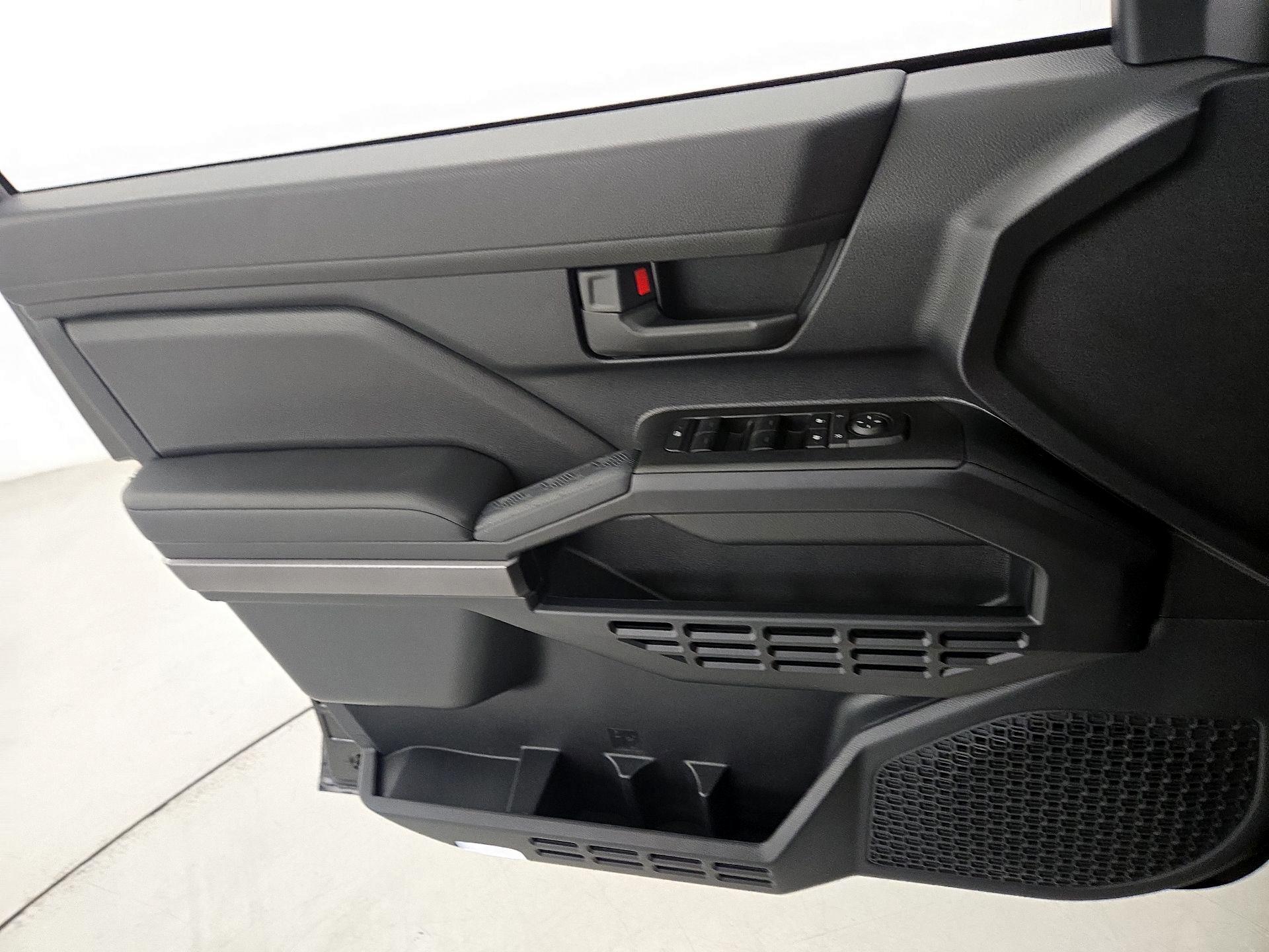 Thumbnail: 2025 Toyota 4Runner - 12