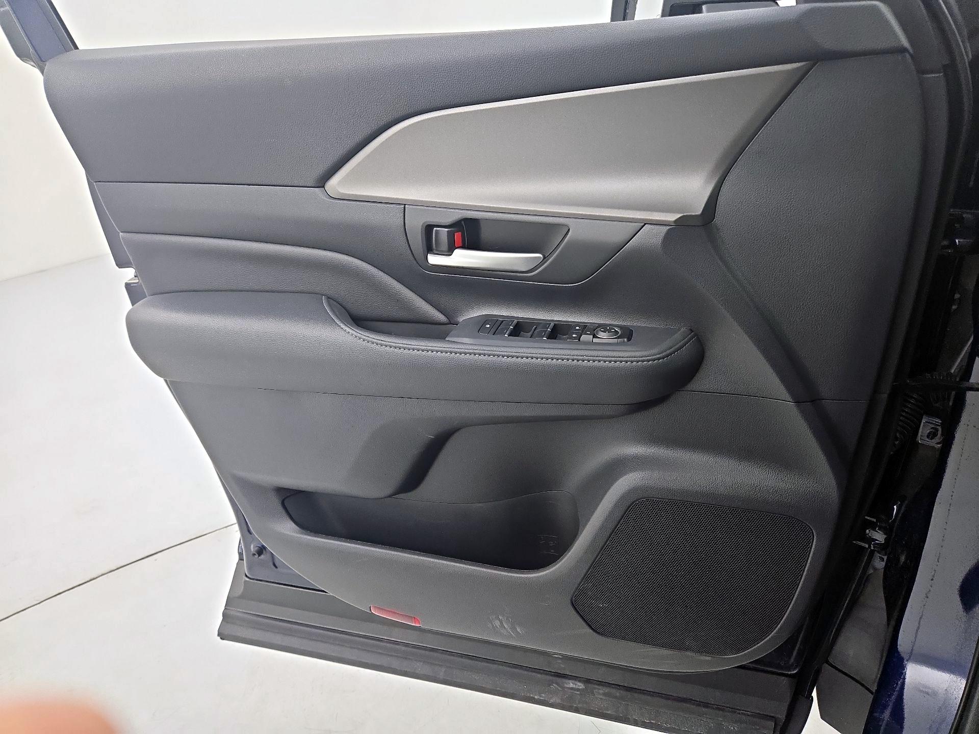 Thumbnail: 2025 Toyota Grand Highlander - 12