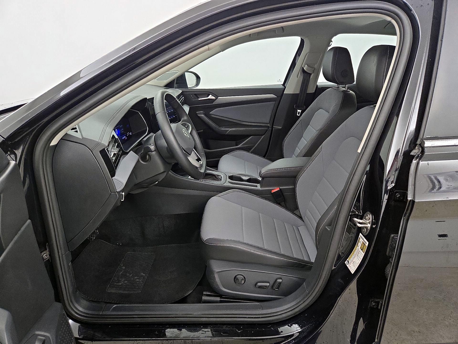 Thumbnail: 2025 Volkswagen Jetta - 11