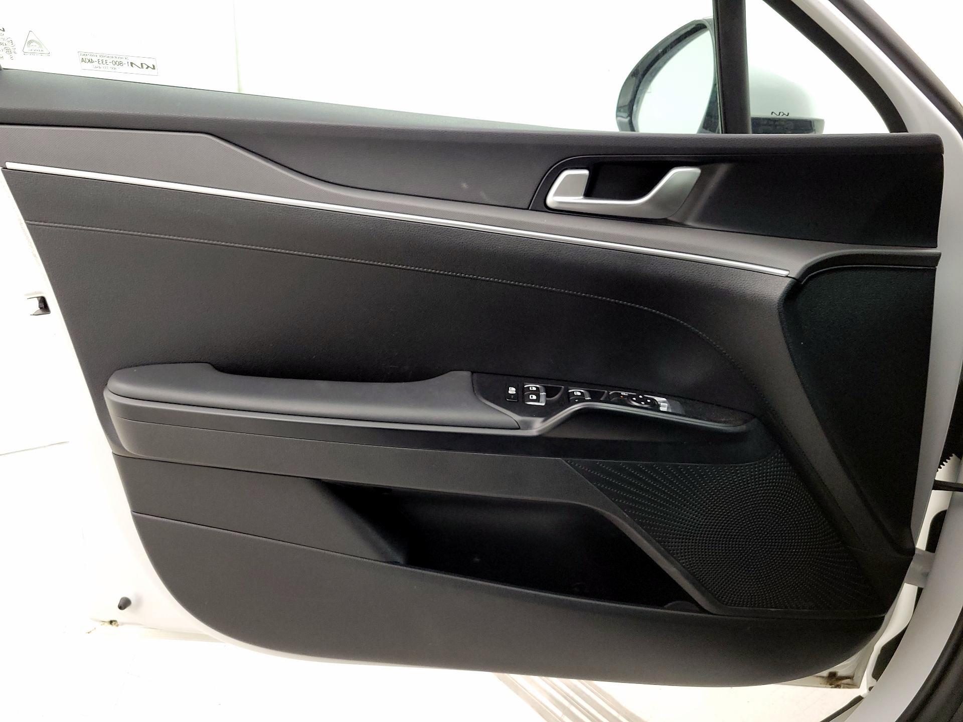 Thumbnail: 2025 Kia K5 - 12