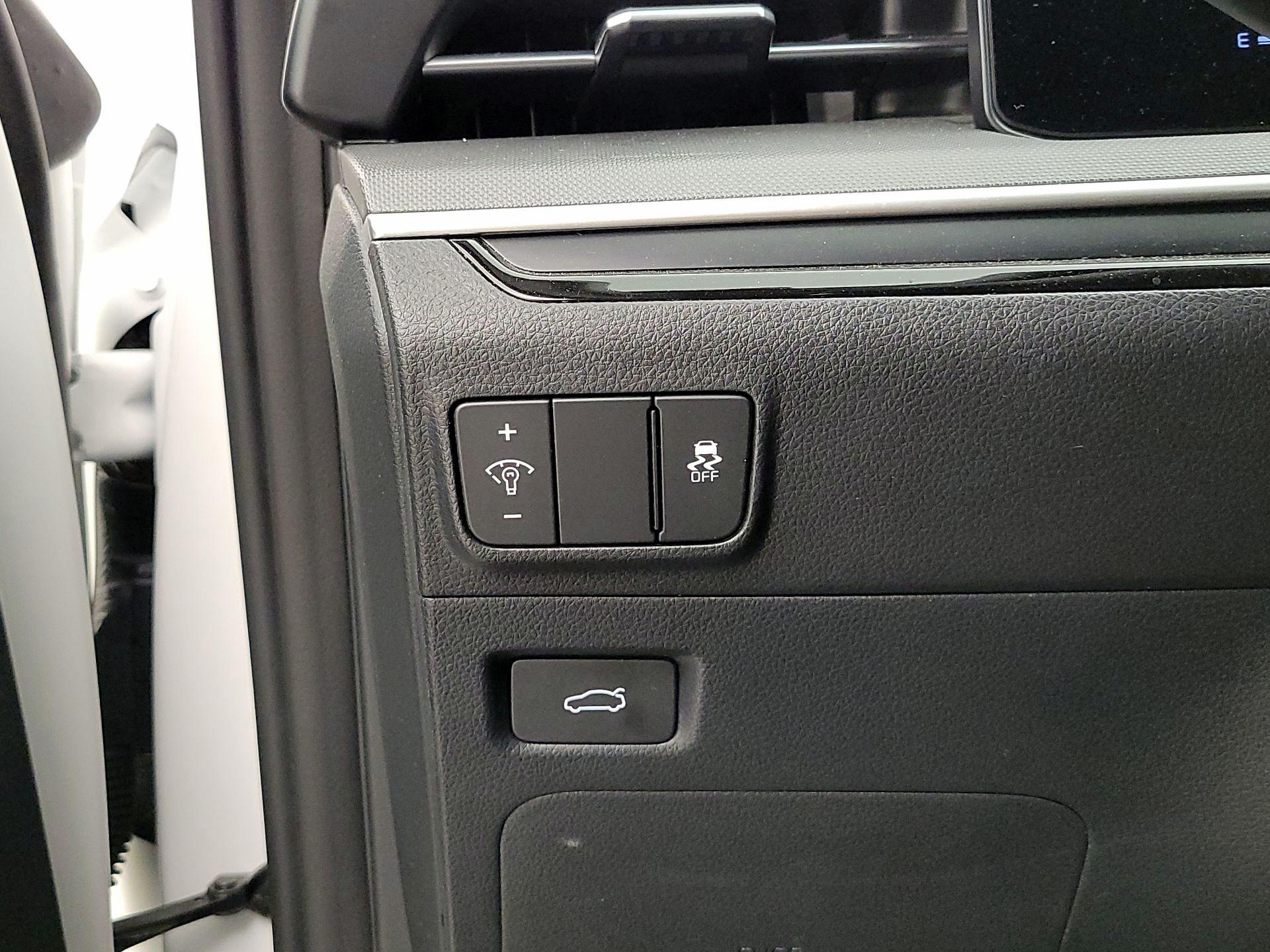 Thumbnail: 2025 Kia K5 - 13