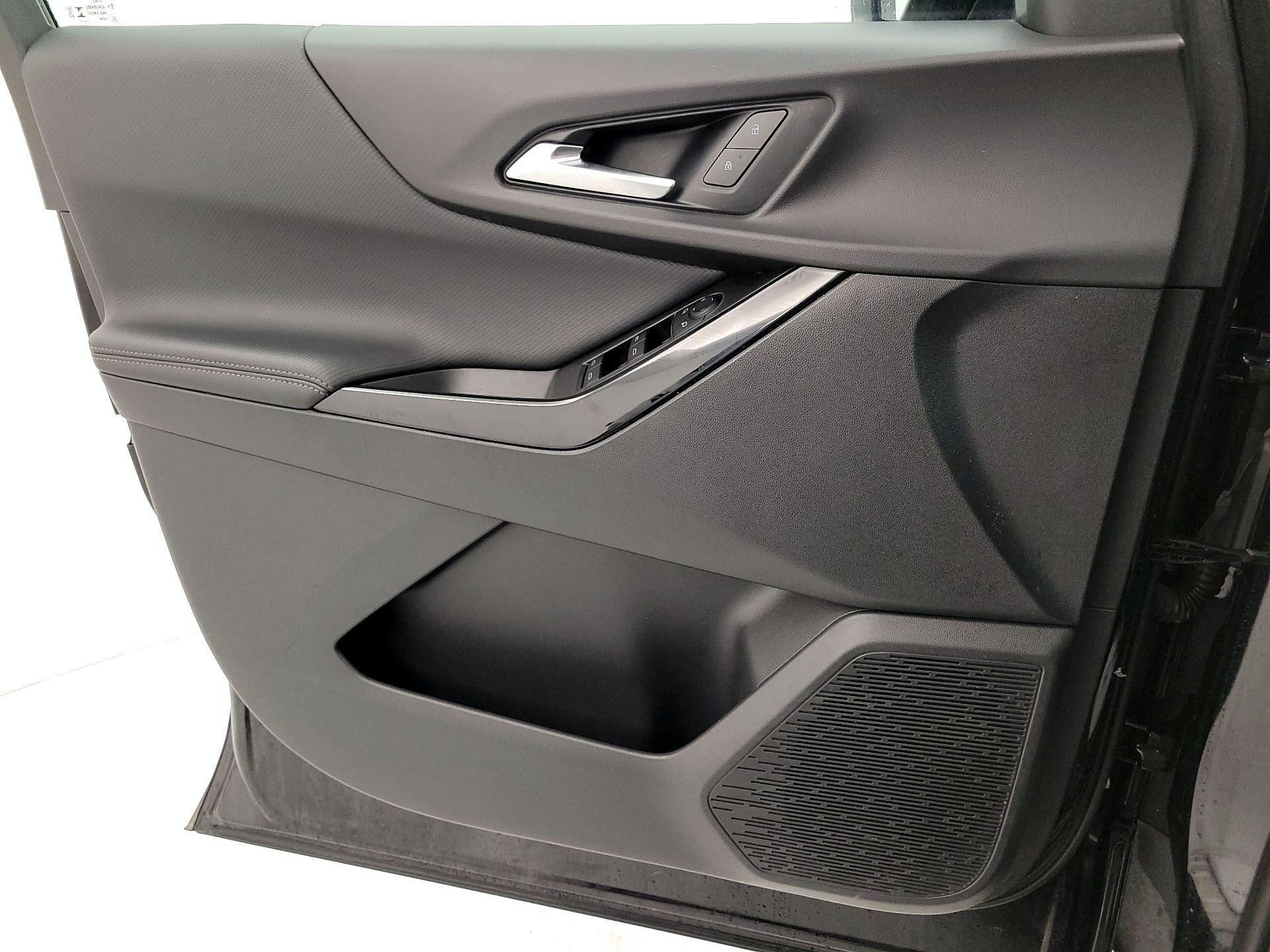 Thumbnail: 2025 Chevrolet Equinox - 12