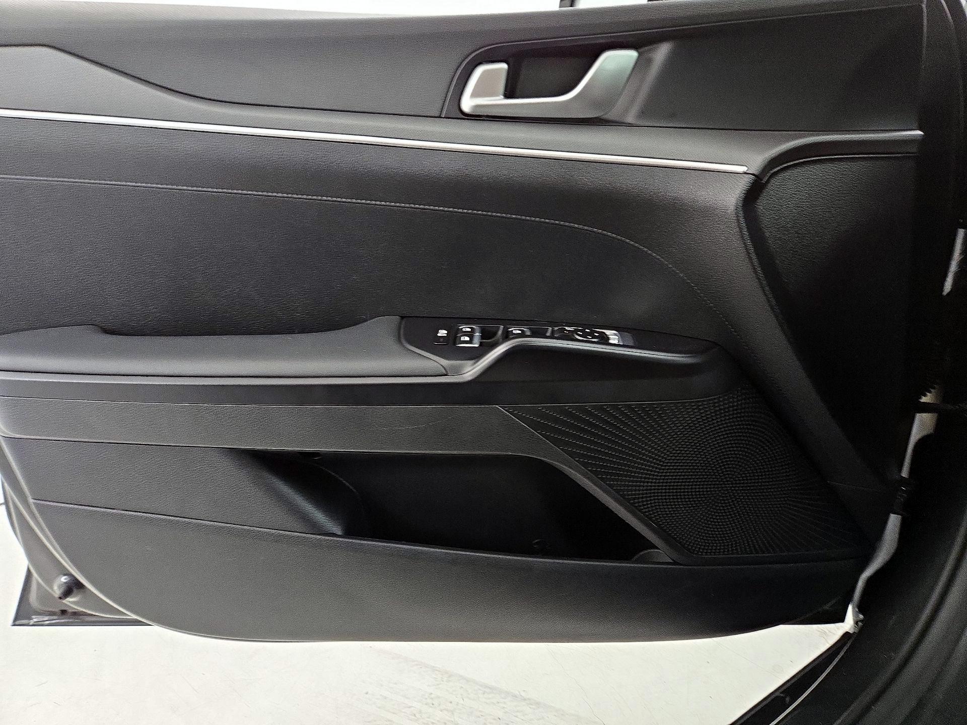 Thumbnail: 2025 Kia K5 - 12