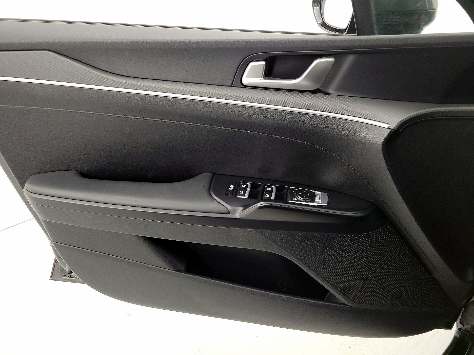 Thumbnail: 2025 Kia K5 - 12