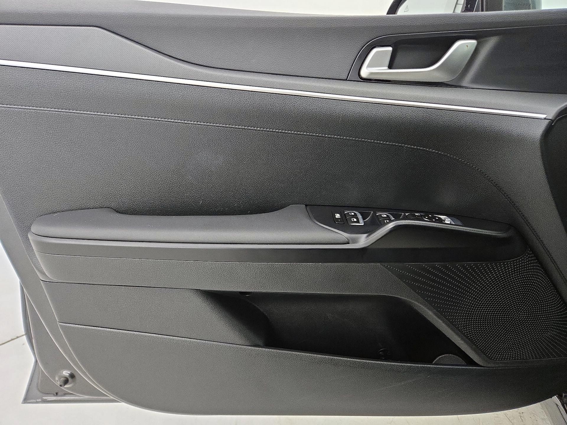 Thumbnail: 2025 Kia K5 - 12