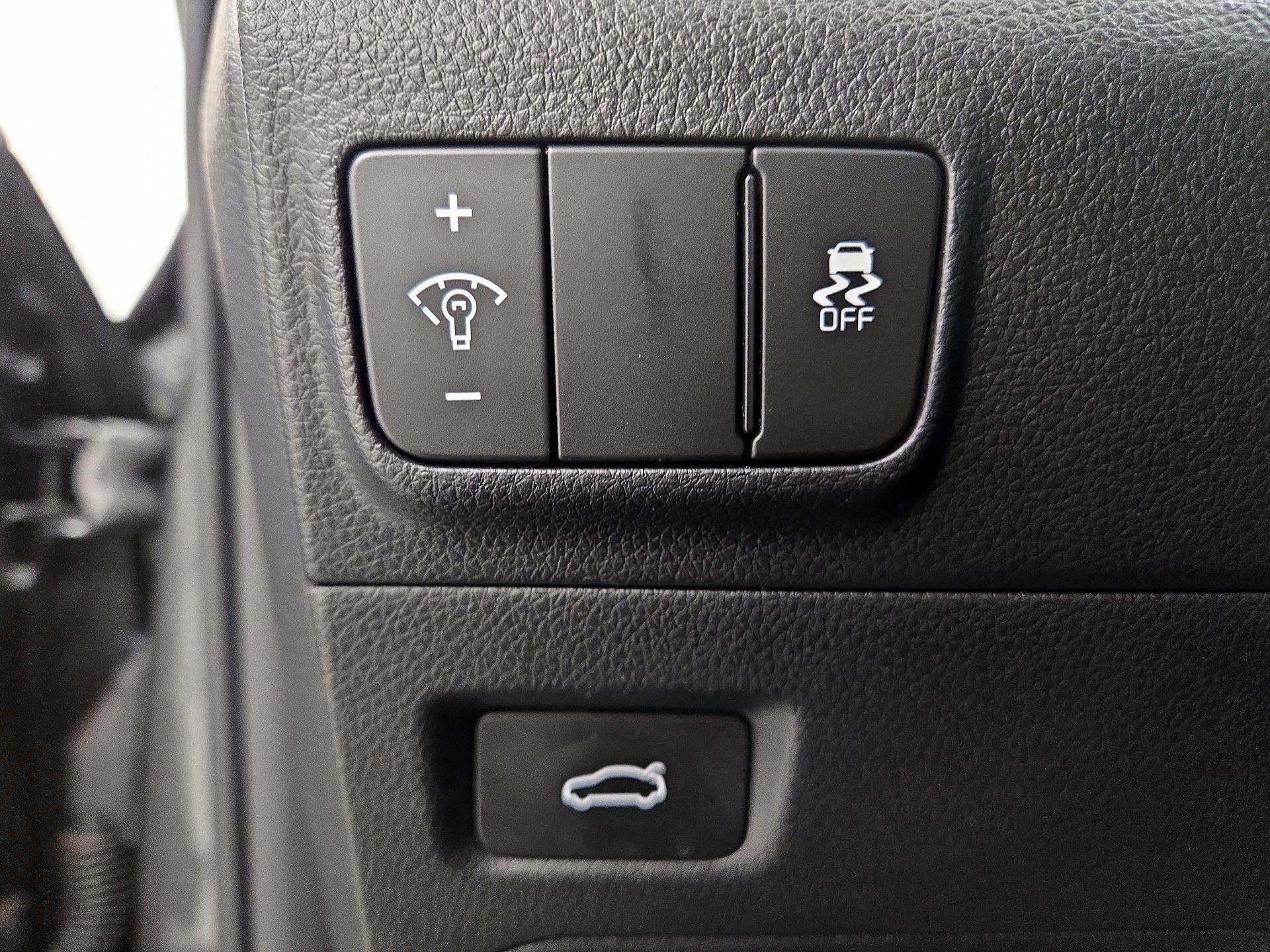 Thumbnail: 2025 Kia K5 - 13