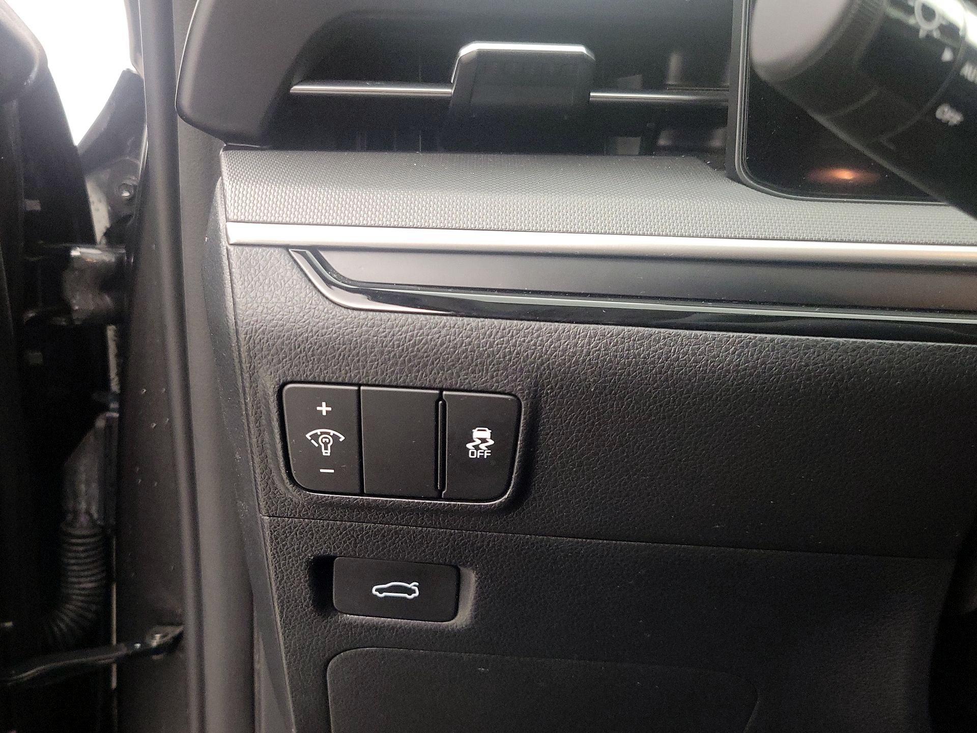 Thumbnail: 2025 Kia K5 - 13