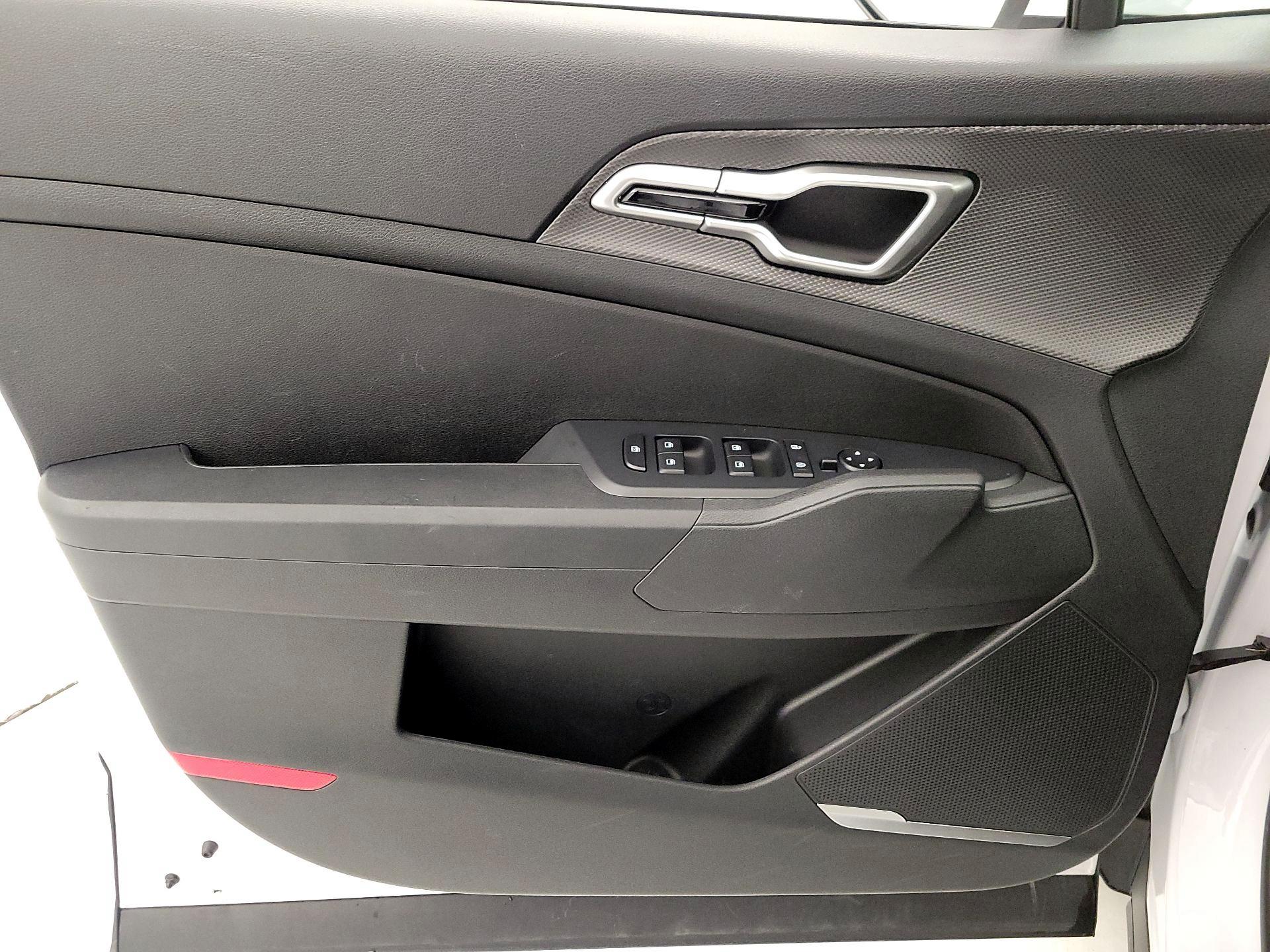 Thumbnail: 2025 Kia Sportage - 12