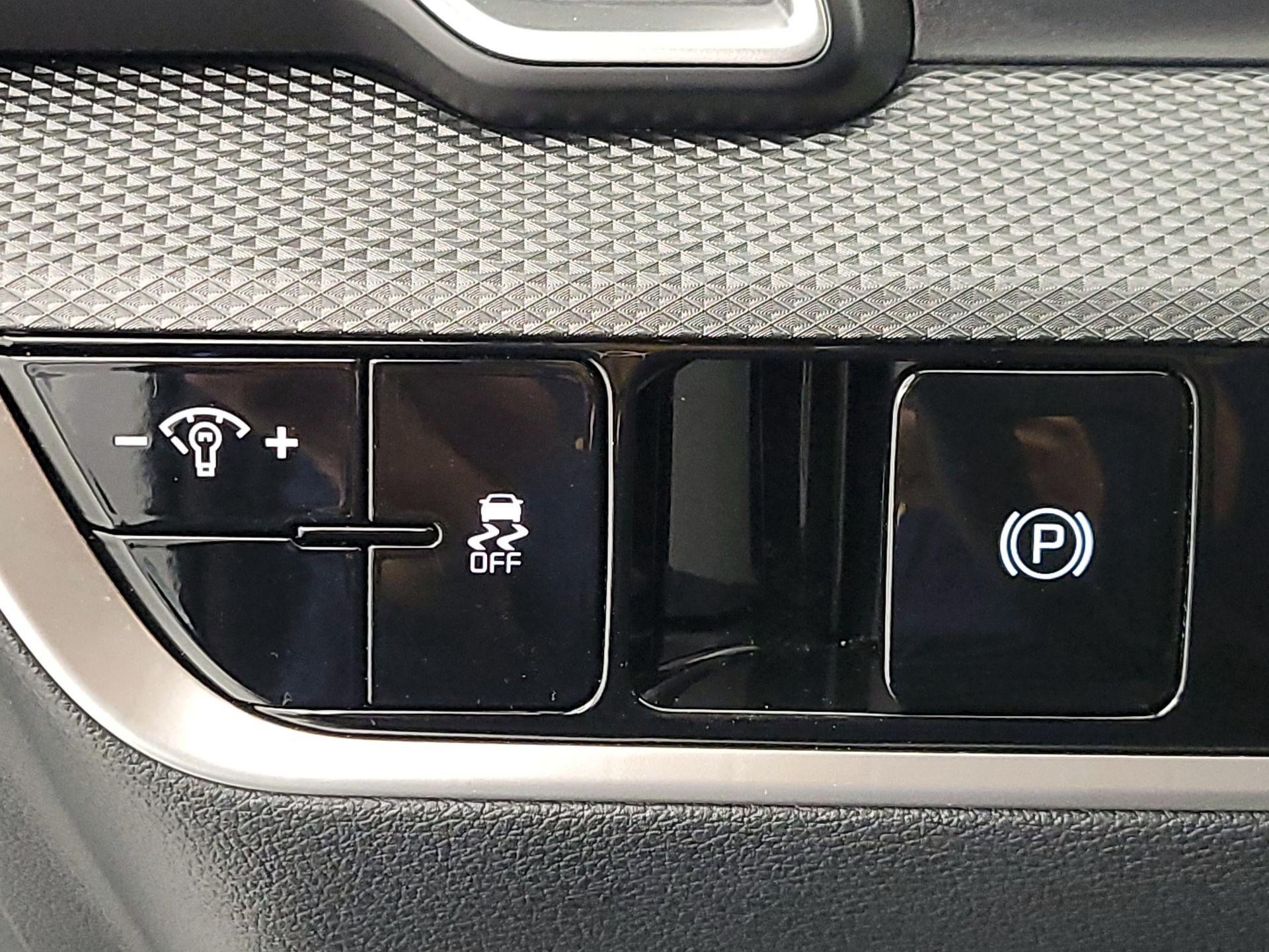 Thumbnail: 2025 Kia Sportage - 13