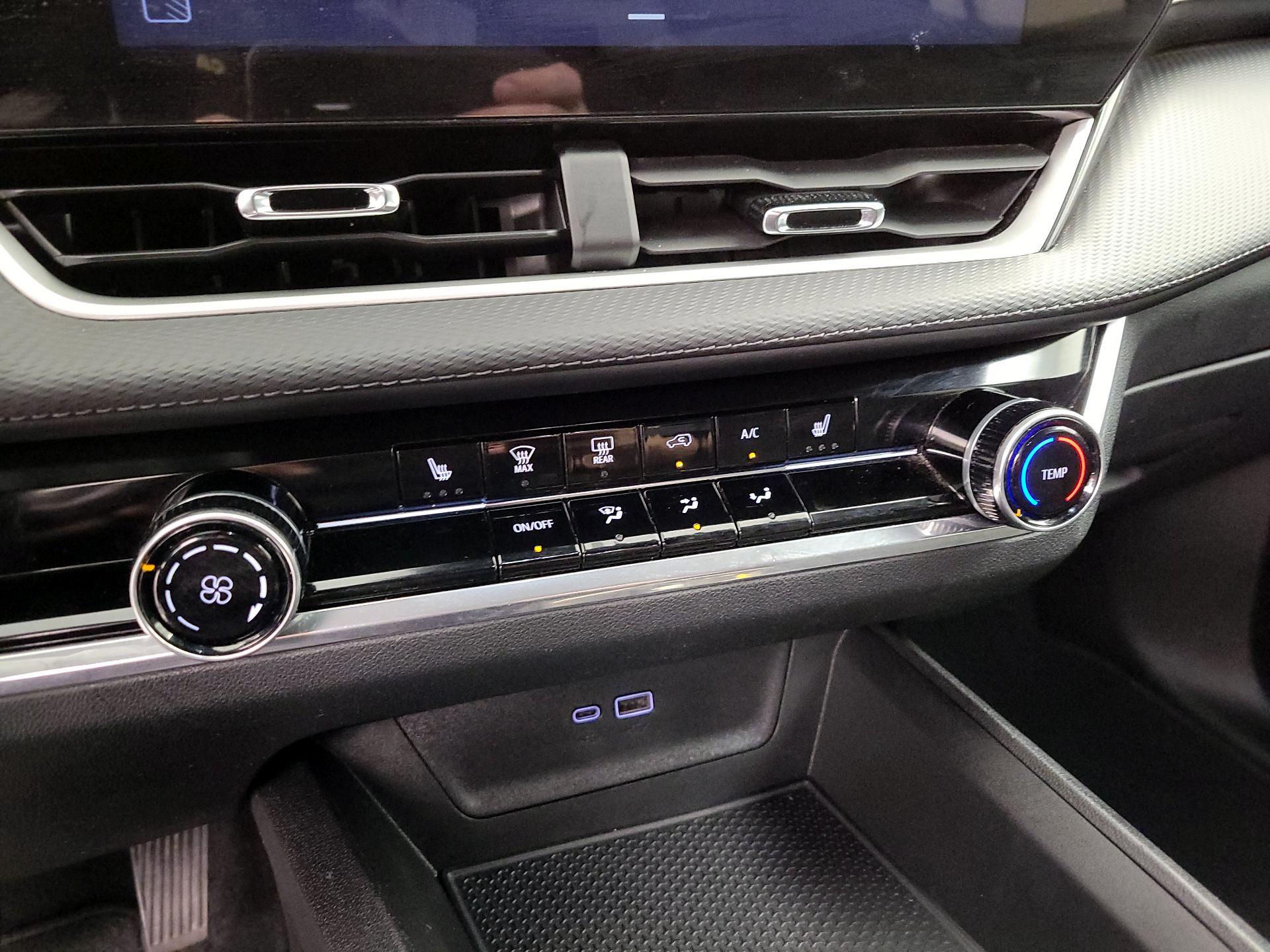 Thumbnail: 2025 Chevrolet Equinox - 17