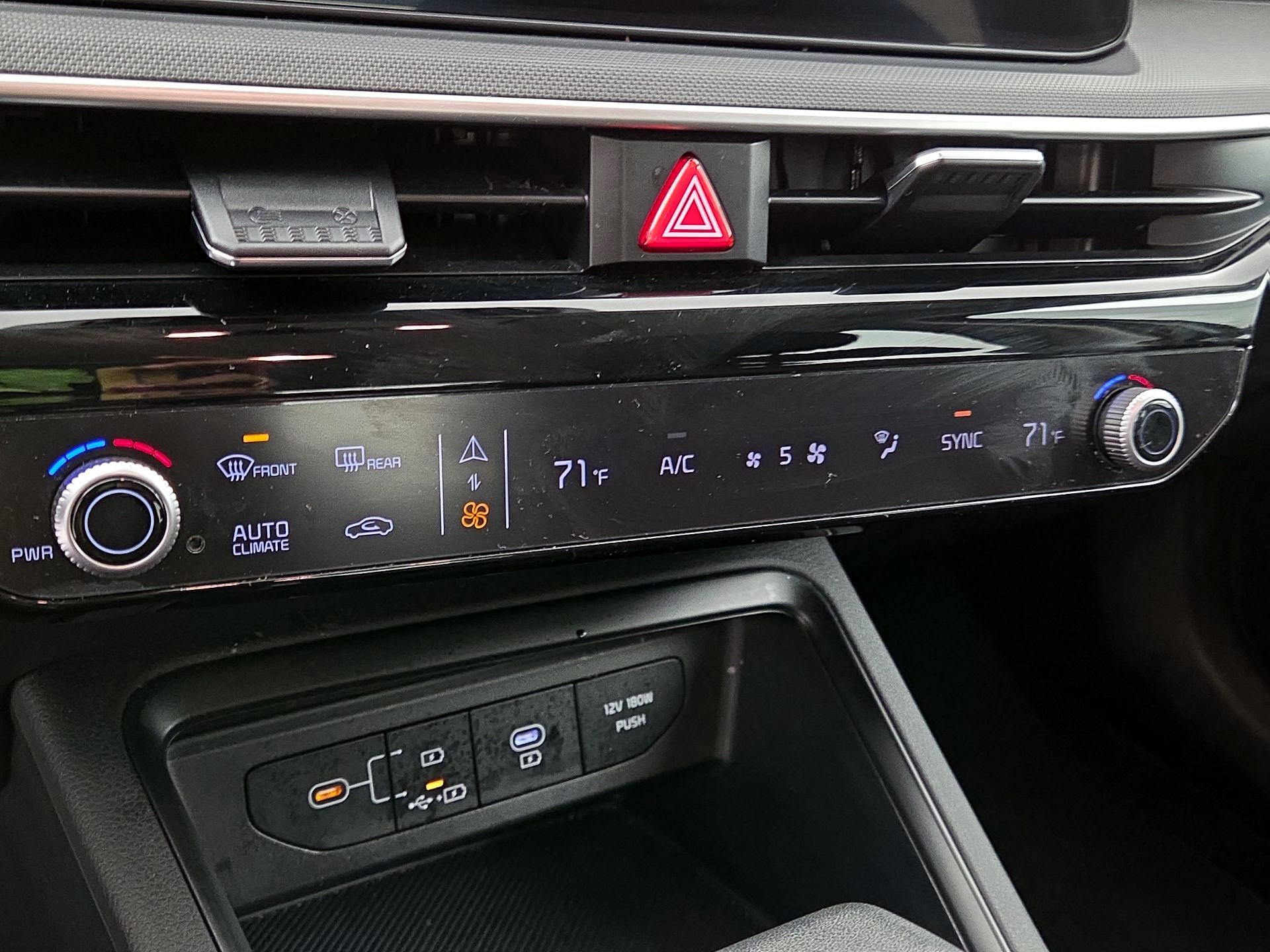 Thumbnail: 2025 Kia K5 - 16