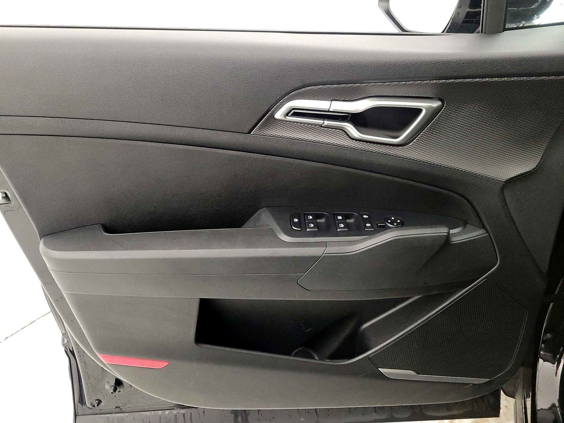 Thumbnail: 2025 Kia Sportage - 12