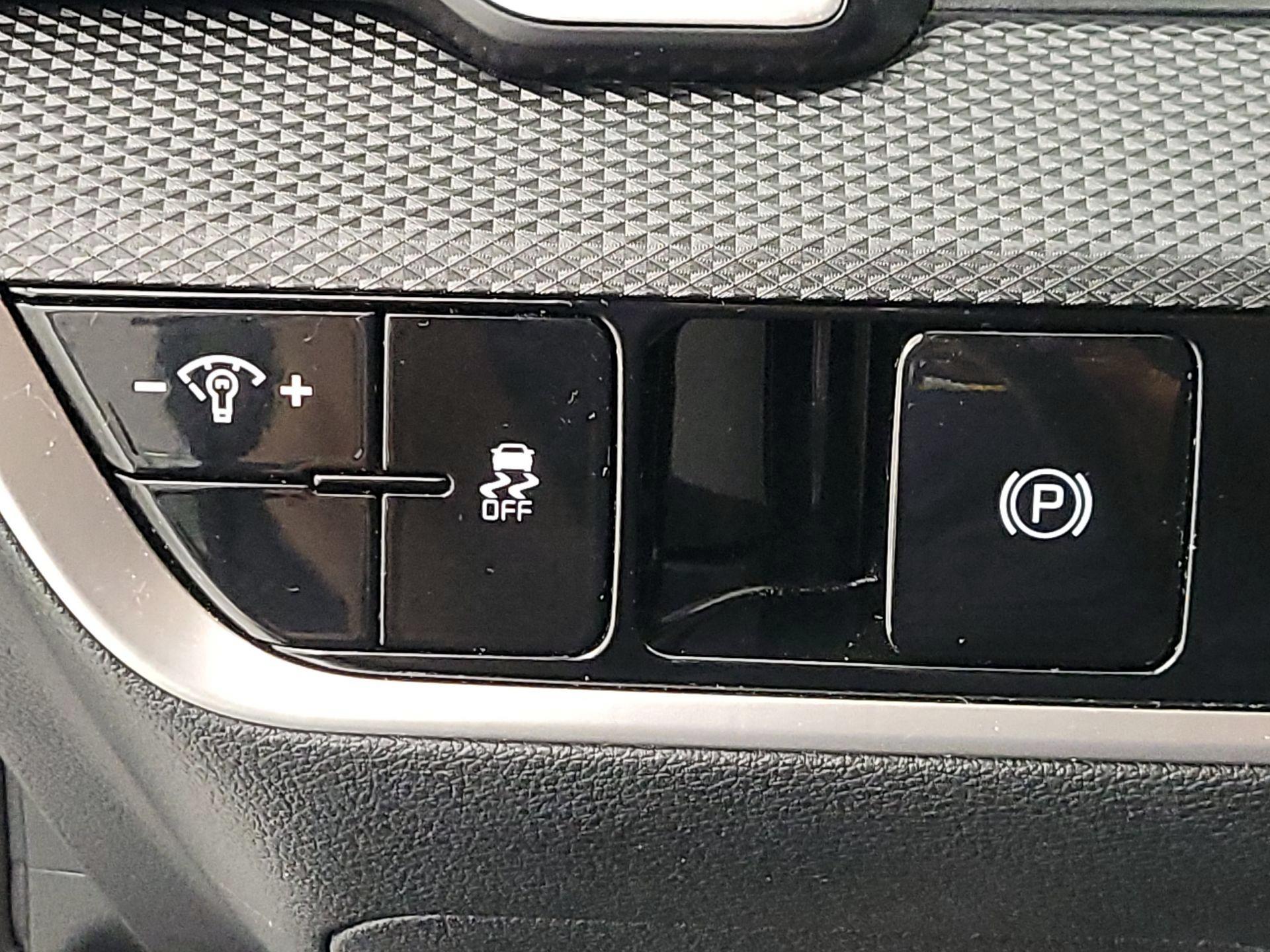 Thumbnail: 2025 Kia Sportage - 13