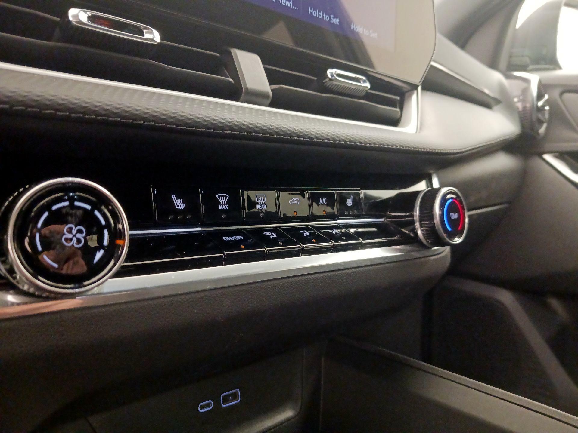 Thumbnail: 2025 Chevrolet Equinox - 16