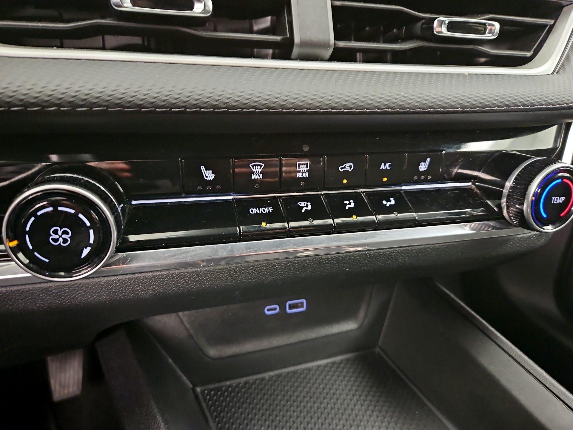 Thumbnail: 2025 Chevrolet Equinox - 16