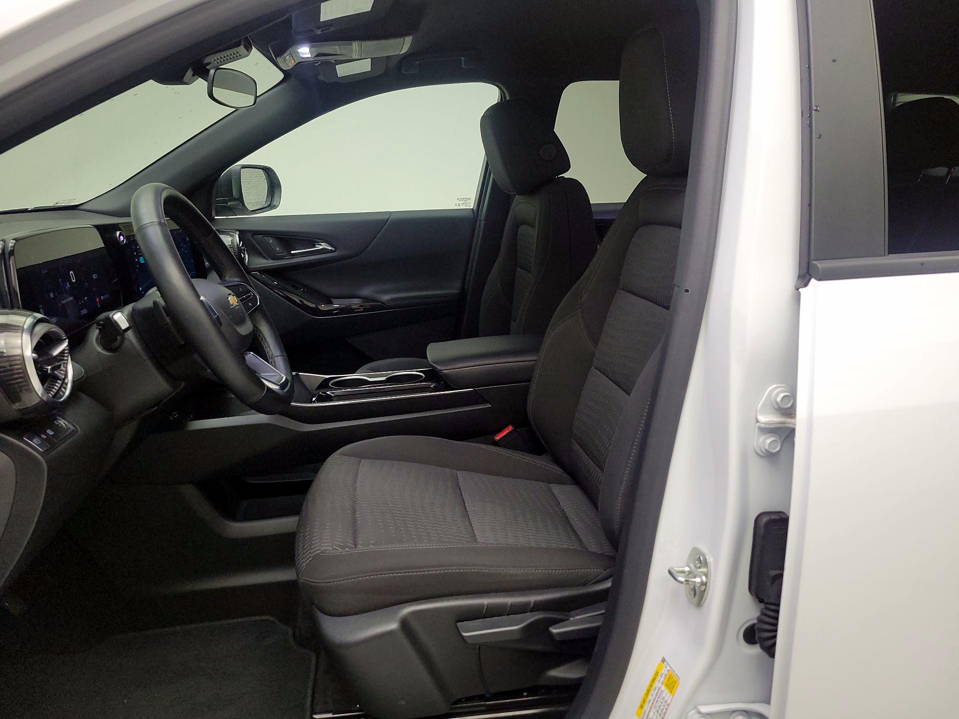 Thumbnail: 2025 Chevrolet Equinox - 9