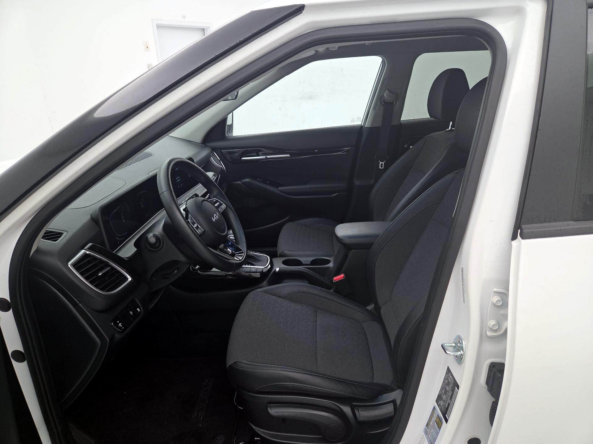 Thumbnail: 2025 Kia Seltos - 11