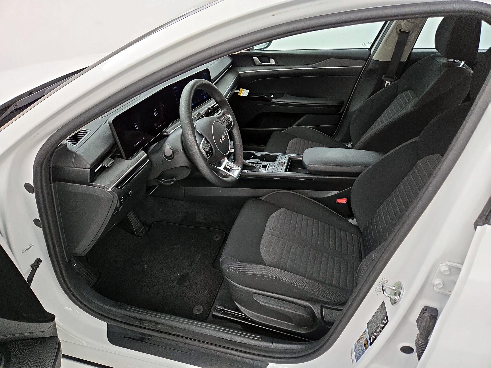Thumbnail: 2025 Kia K5 - 11