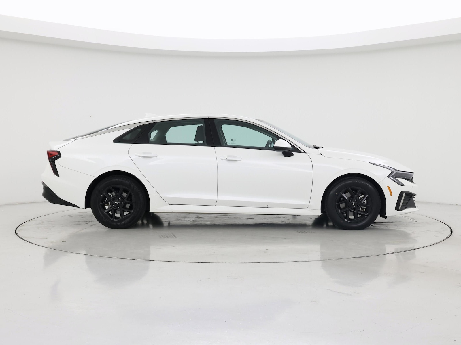 2025 Kia K5 LXS - Photo 8