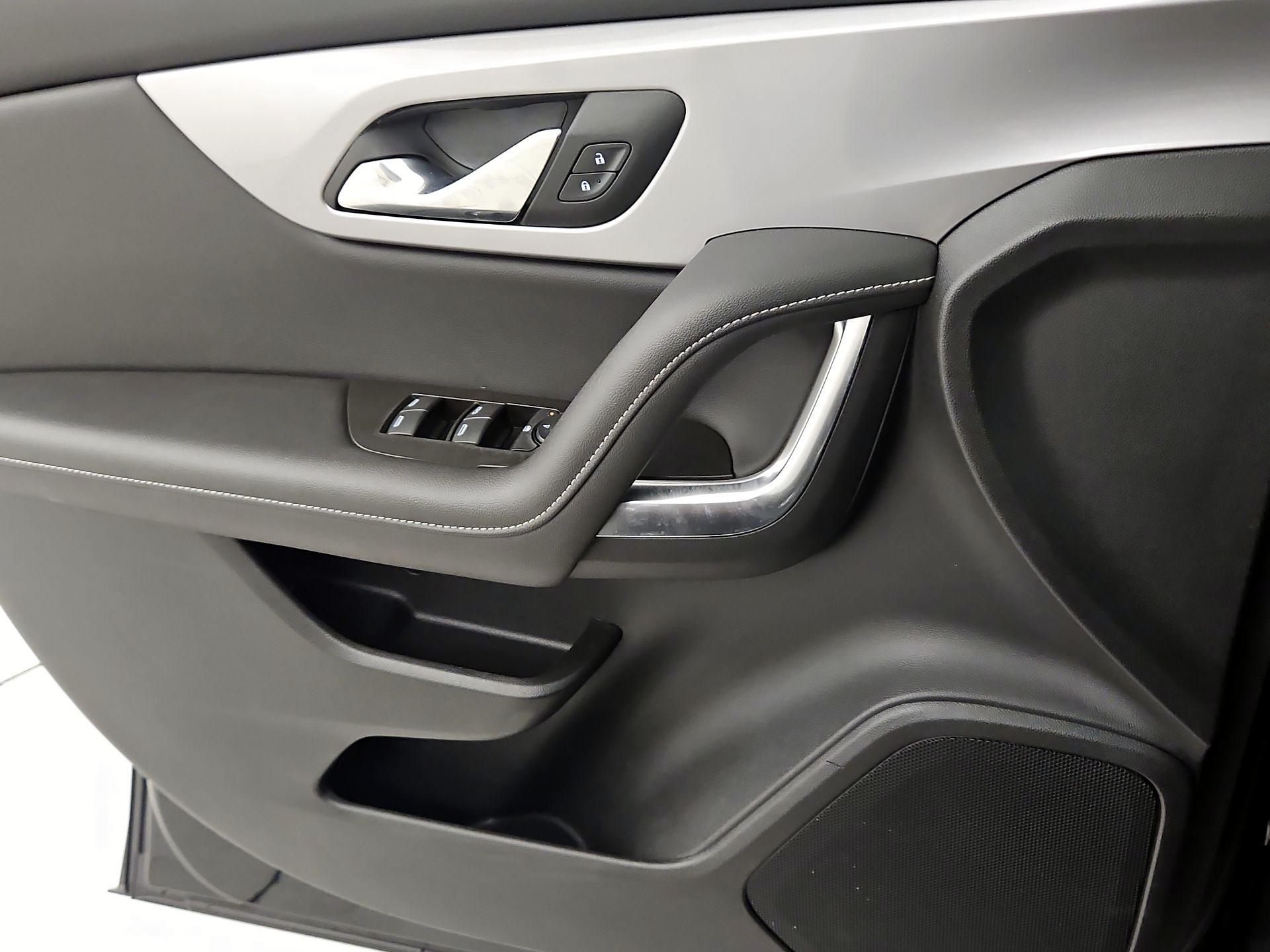 Thumbnail: 2025 Chevrolet Blazer - 12