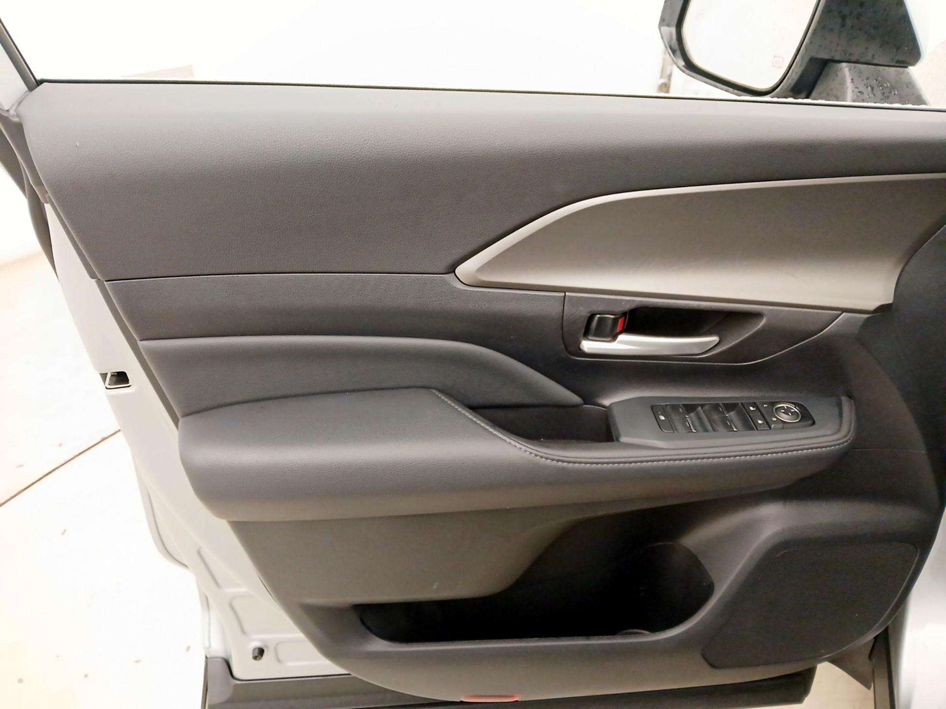 Thumbnail: 2025 Toyota Grand Highlander - 12