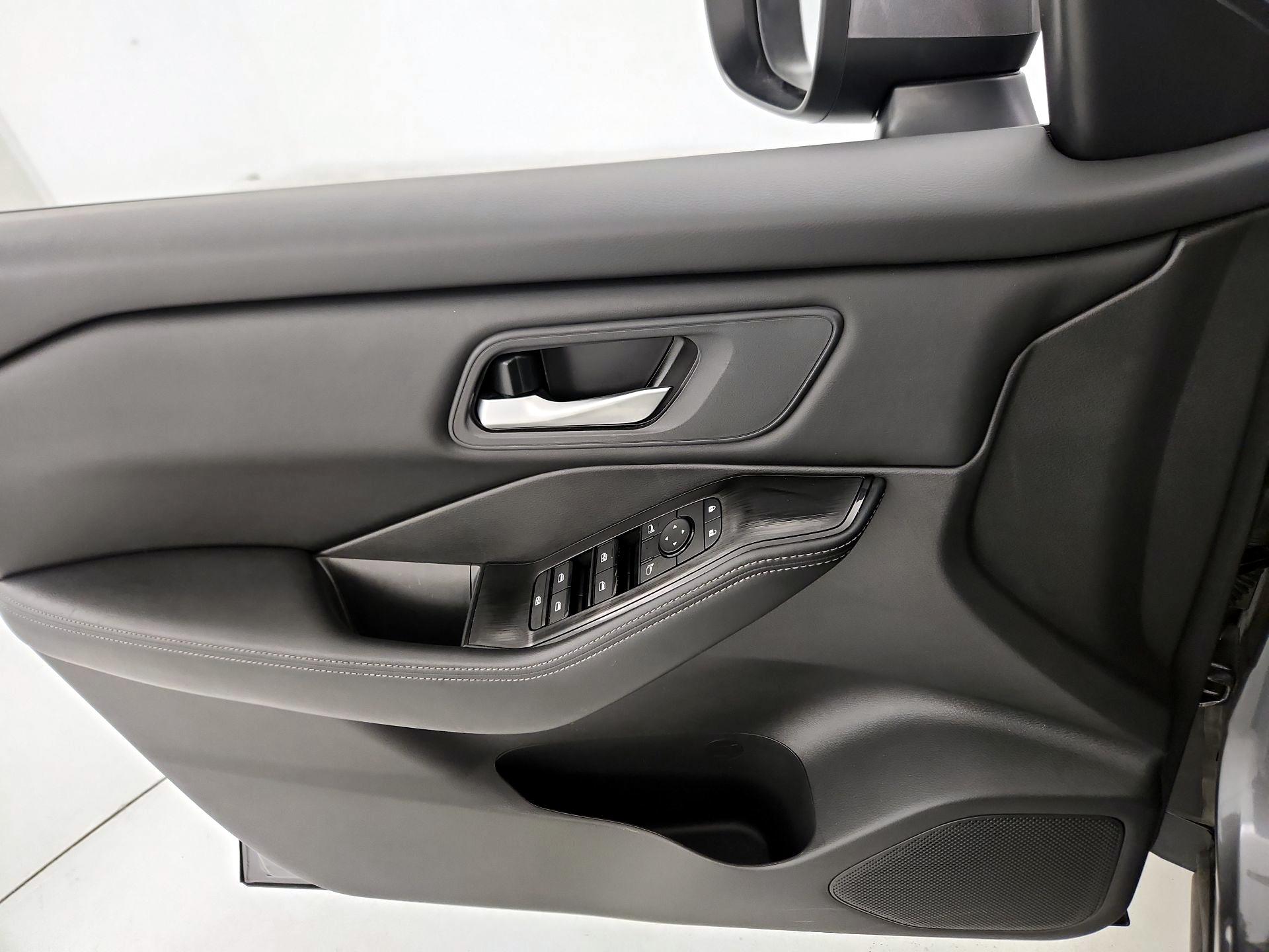 Thumbnail: 2025 Nissan Rogue - 12