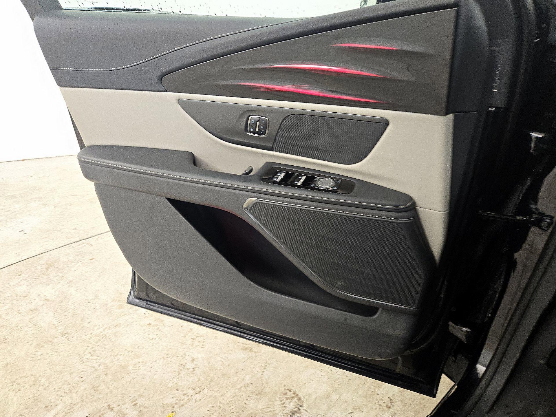 Thumbnail: 2024 Lincoln Nautilus - 12