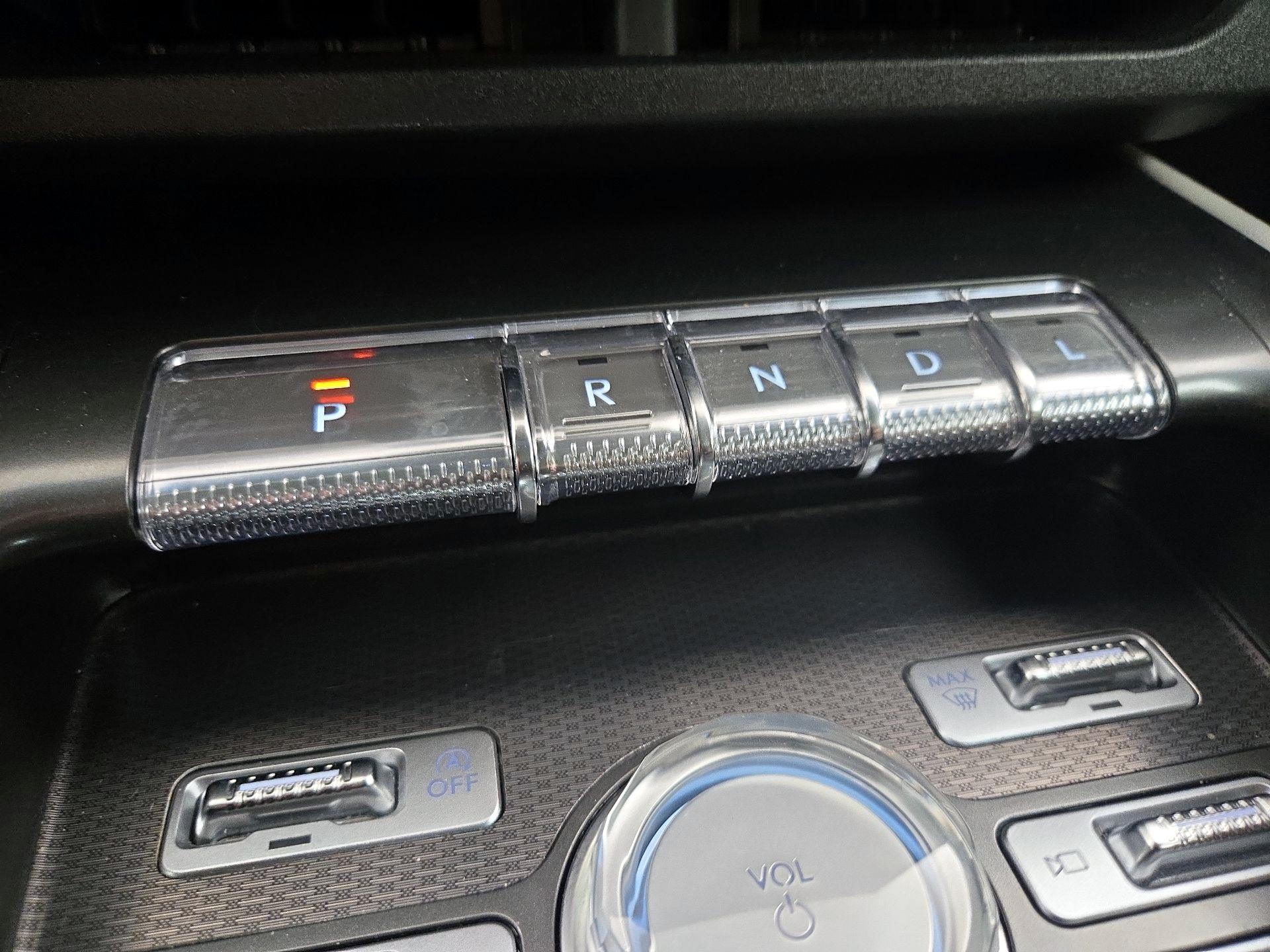 Thumbnail: 2024 Lincoln Nautilus - 17