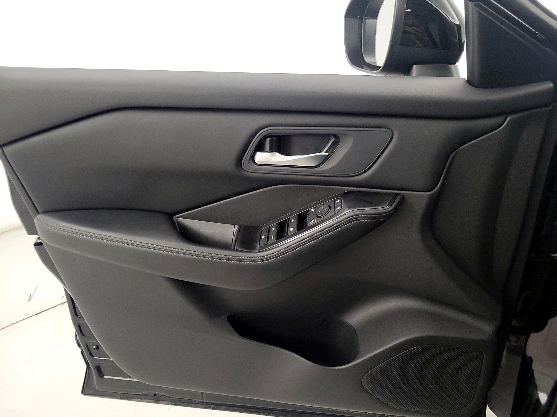 Thumbnail: 2025 Nissan Rogue - 12