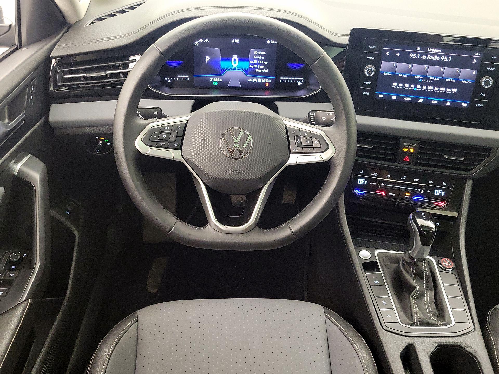 Thumbnail: 2025 Volkswagen Jetta - 10