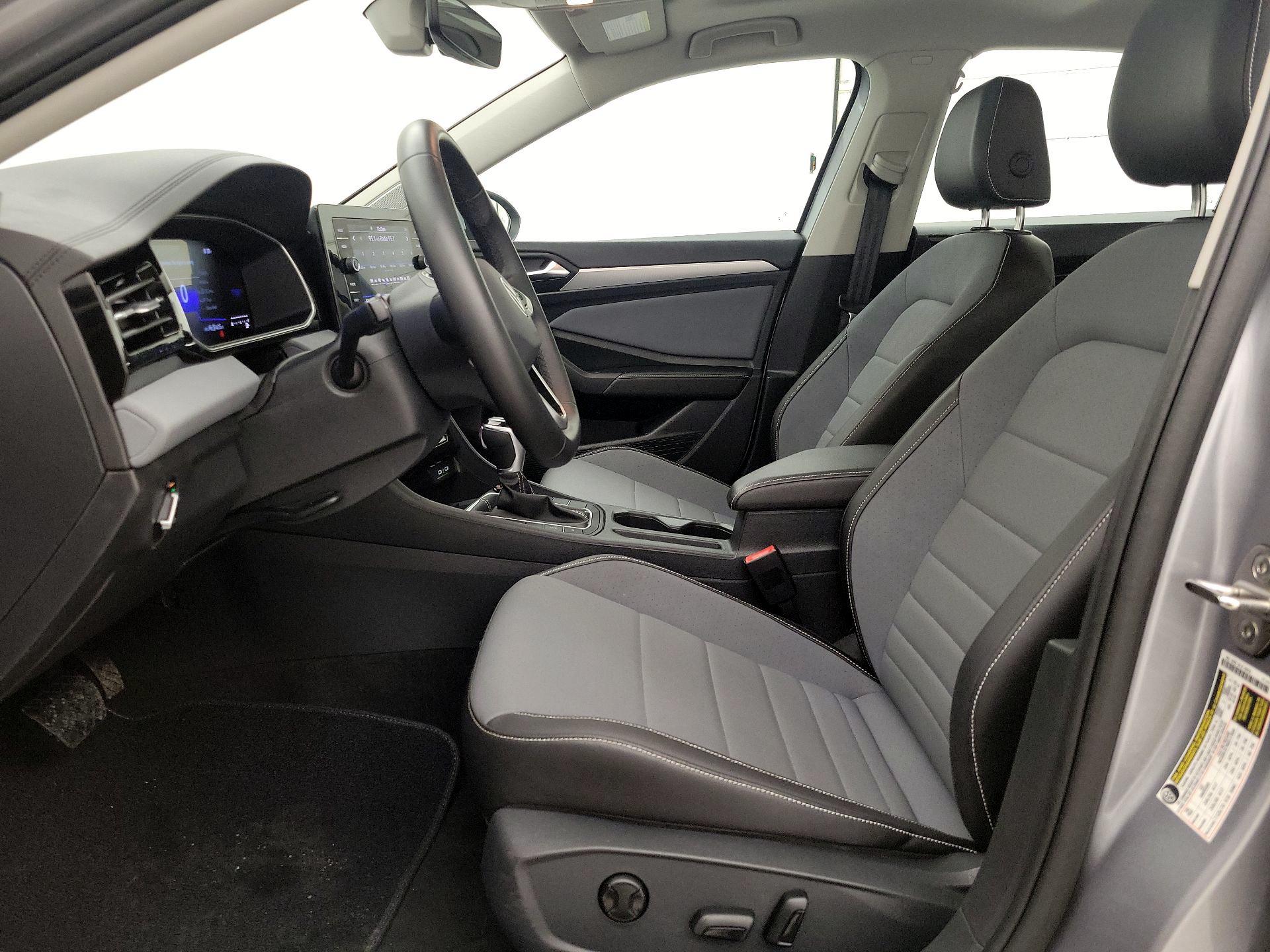 Thumbnail: 2025 Volkswagen Jetta - 11