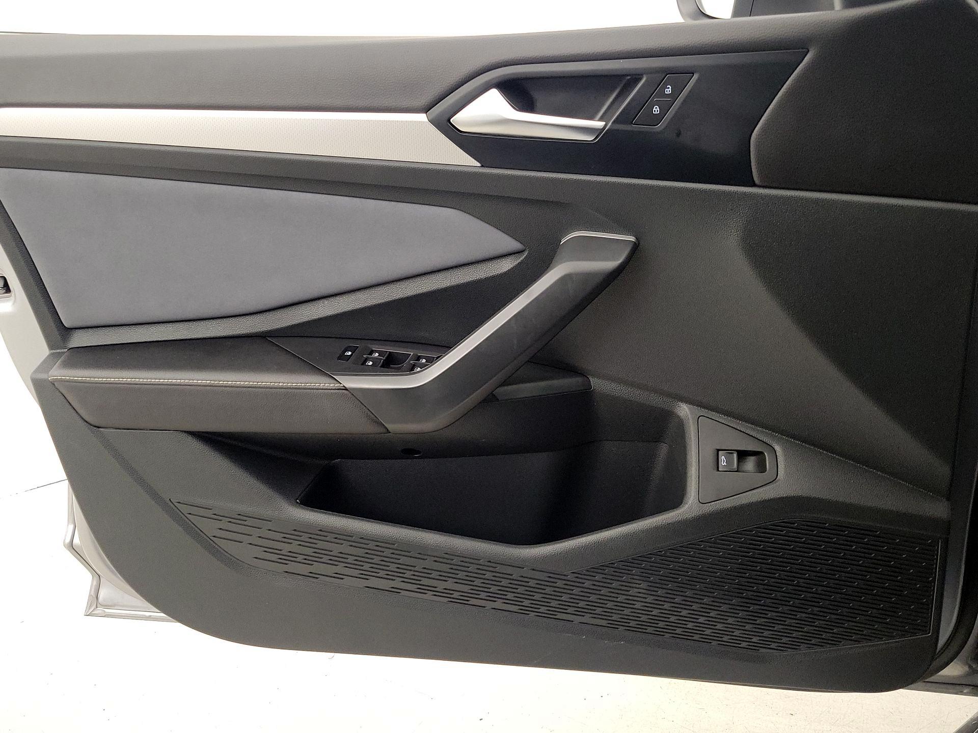 Thumbnail: 2025 Volkswagen Jetta - 12