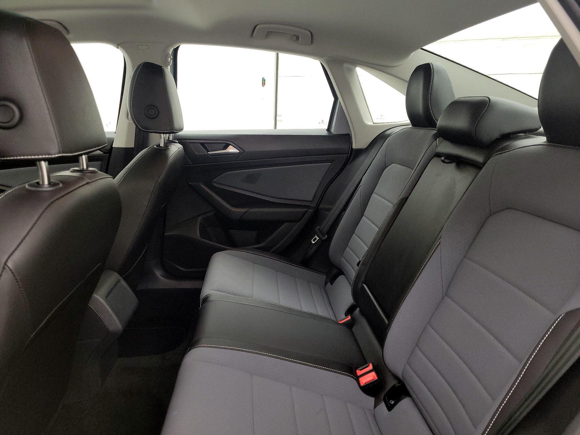 Thumbnail: 2025 Volkswagen Jetta - 20