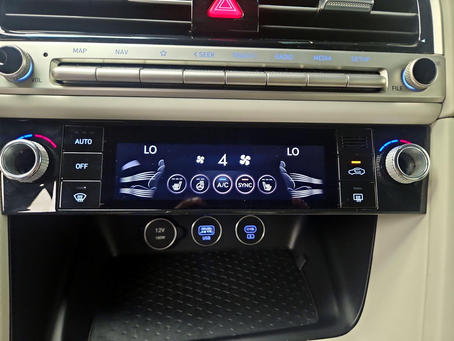 Thumbnail: 2025 Genesis G70 - 17