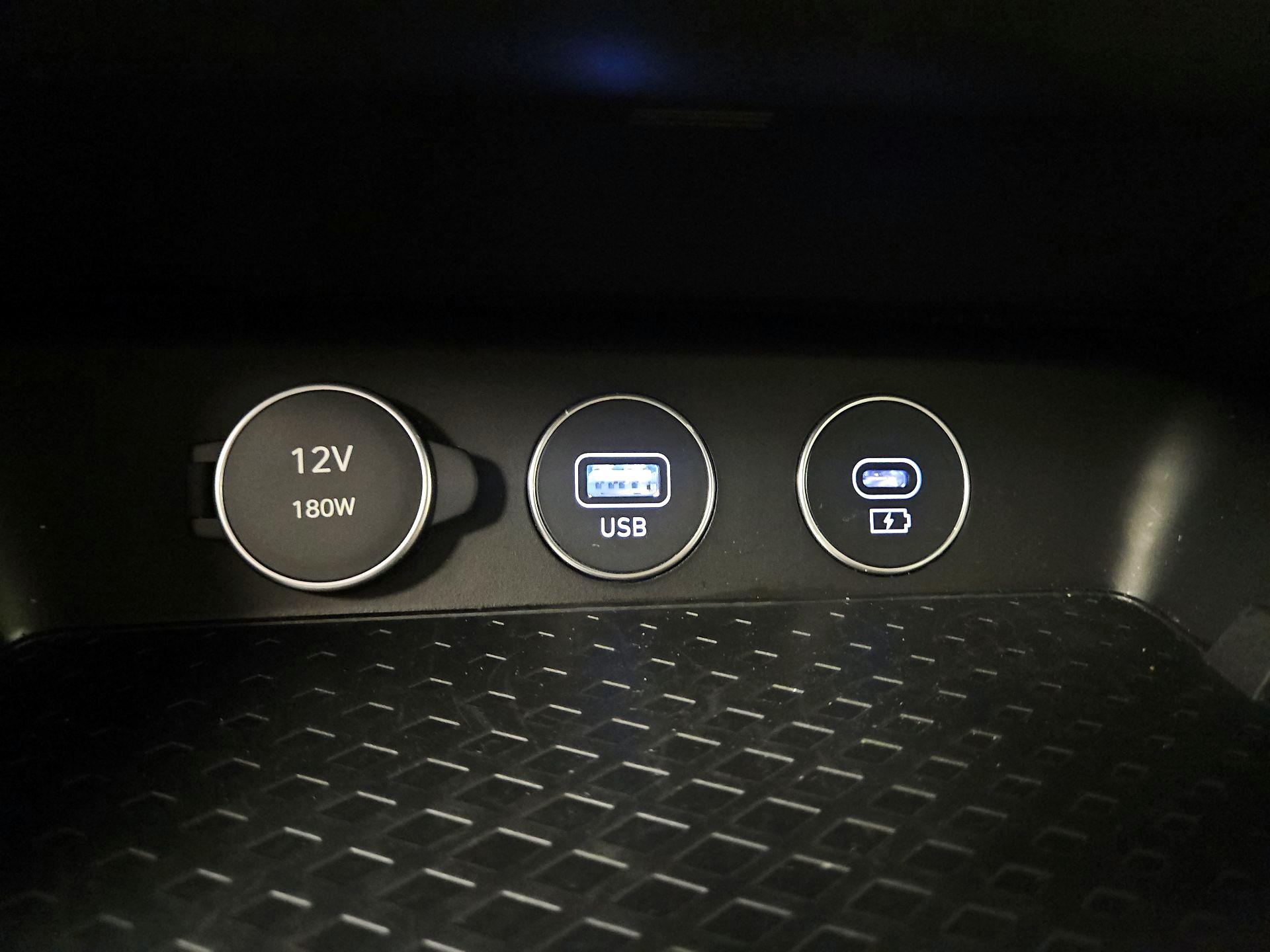 Thumbnail: 2025 Genesis G70 - 19