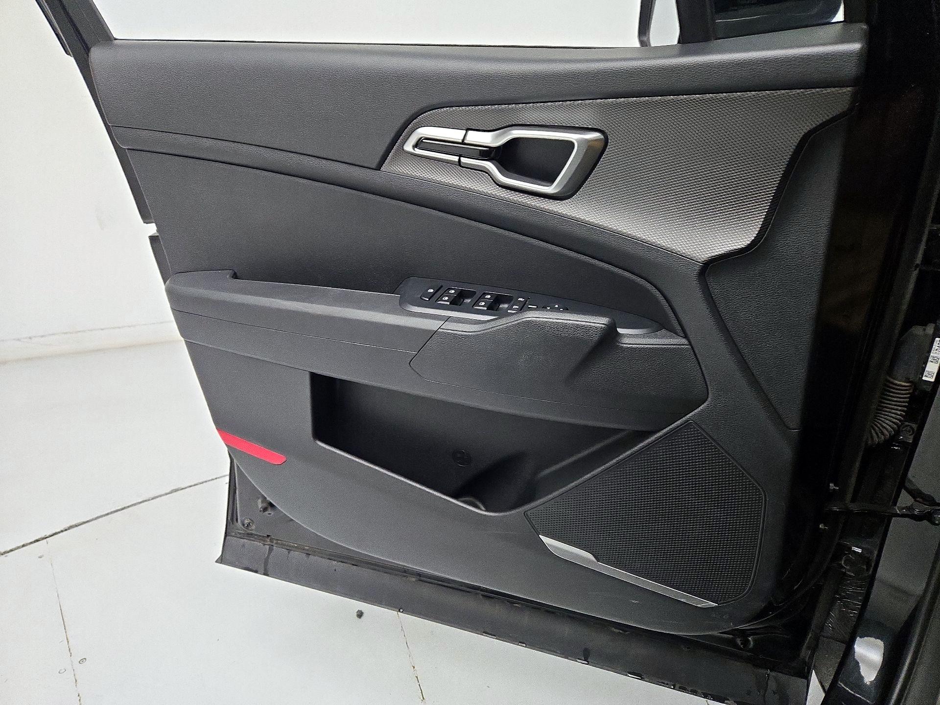 Thumbnail: 2025 Kia Sportage - 12