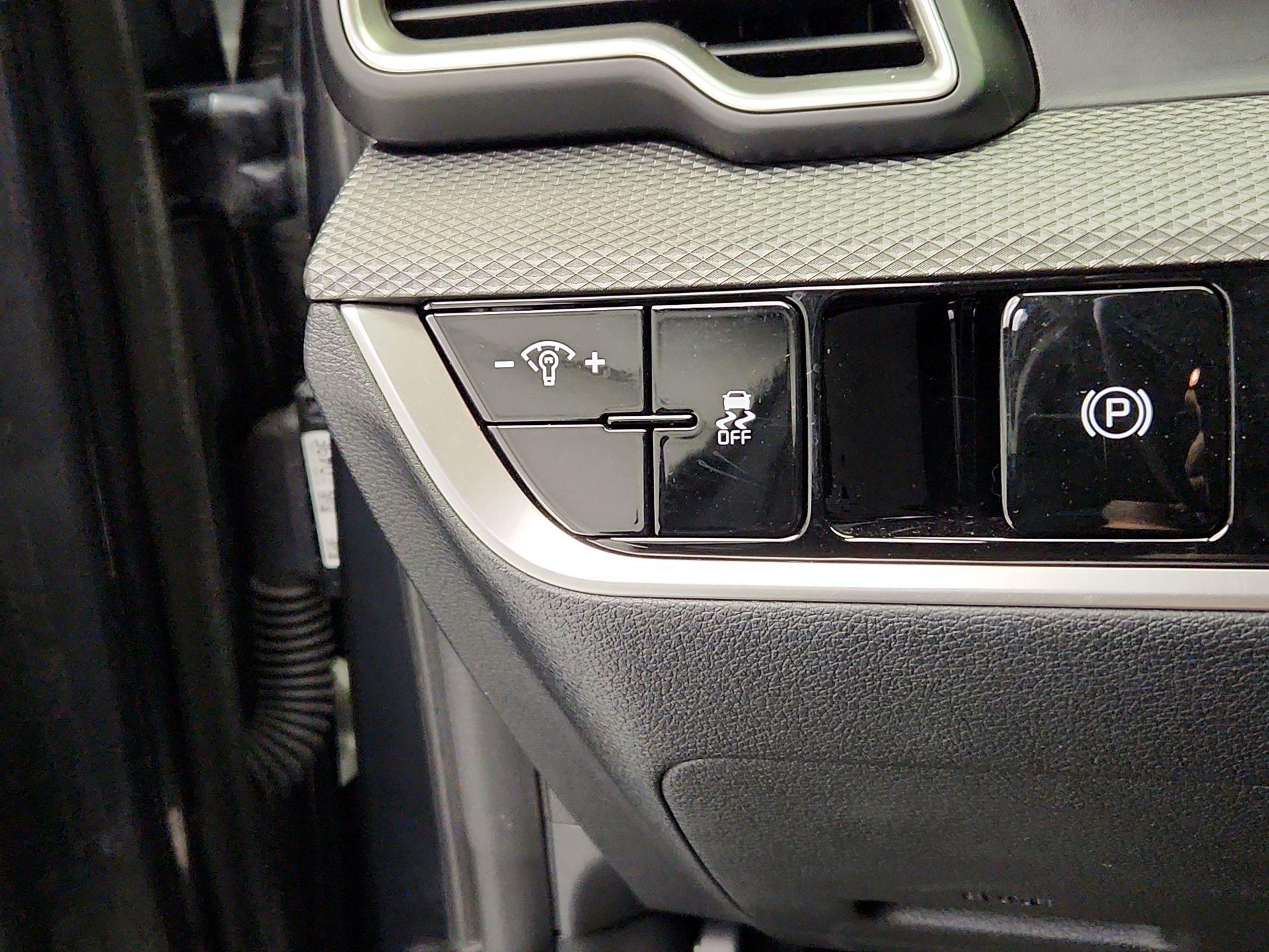 Thumbnail: 2025 Kia Sportage - 13